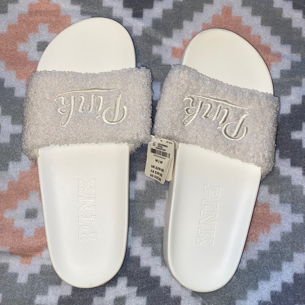 Victoria’s Secret PINK Medium Sandals